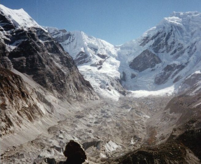 Route ahead up the Trakarding Glacier to Trashe Labtse