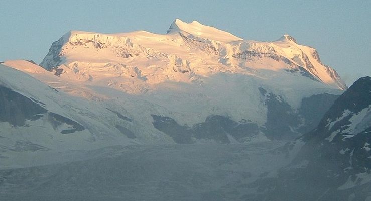 Grand Combin ( 4314 metres ) in the Swiss Alps