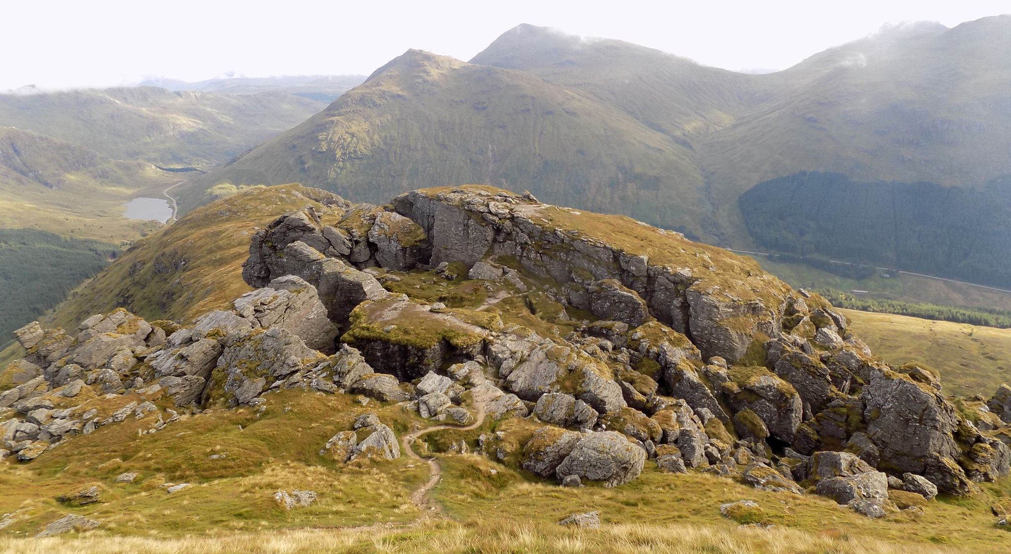 Rock band on ascent of Ben Donich