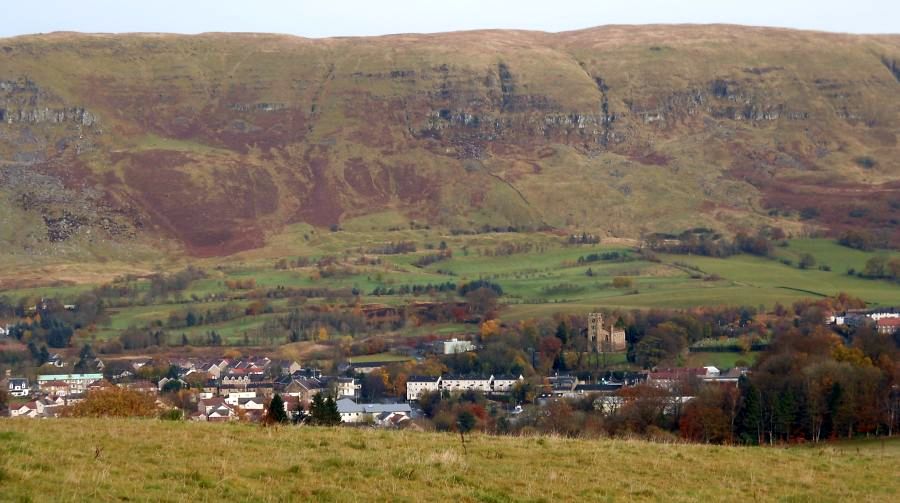 Lennoxtown beneath the Campsie Fells