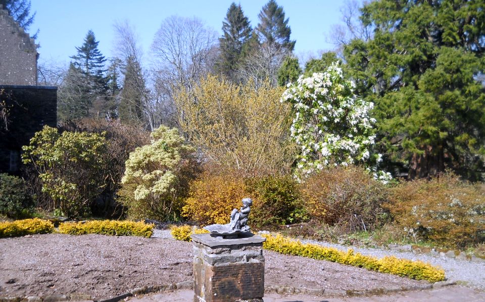 Walled garden in Geilston Gardens