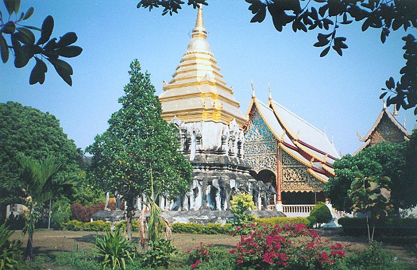 Chedi Chang Lom at Wat Chiang Man in Chiang Mai